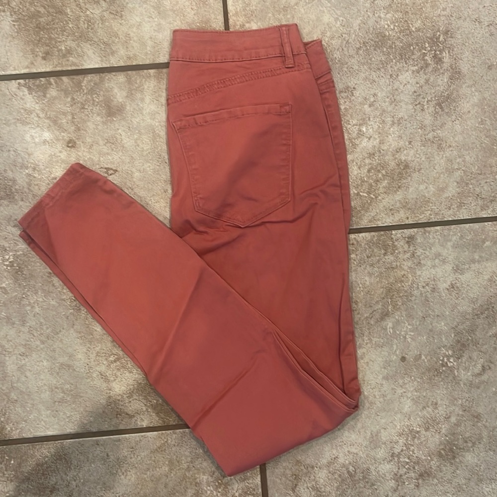 Pink skinny jeans